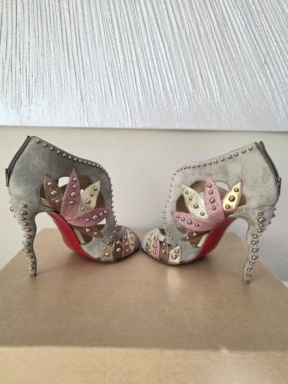 Christian Louboutin Suede Studded Peep Toe Ankle Booties Heel EU 39 / Fit US 8.5 - Picture 5 of 12